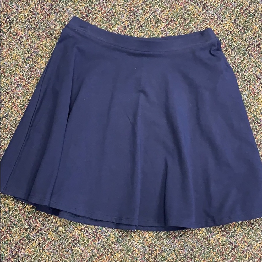 Forever 21 Sz M navy blue skirt